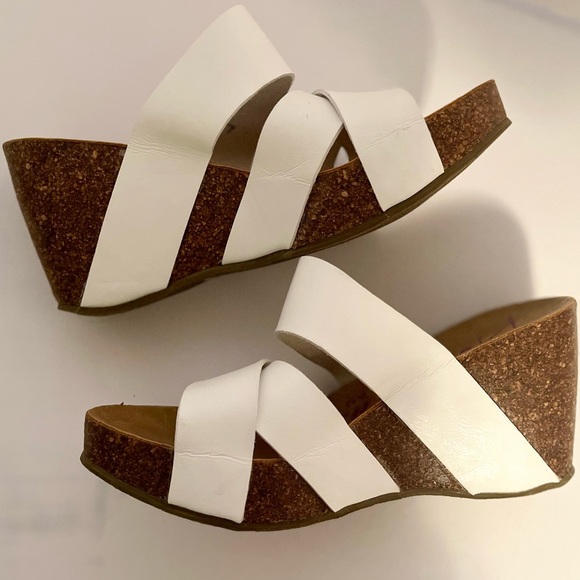 Shoes - Blowfish‎ White Wedge Size Size 7